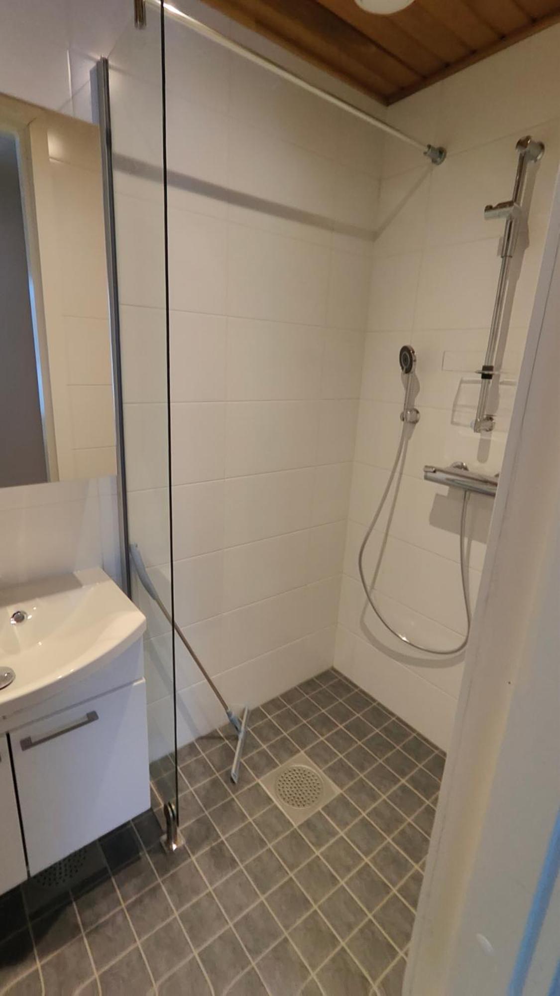 רובניימי Royal Reindeer Lakeside Apartments מראה חיצוני תמונה