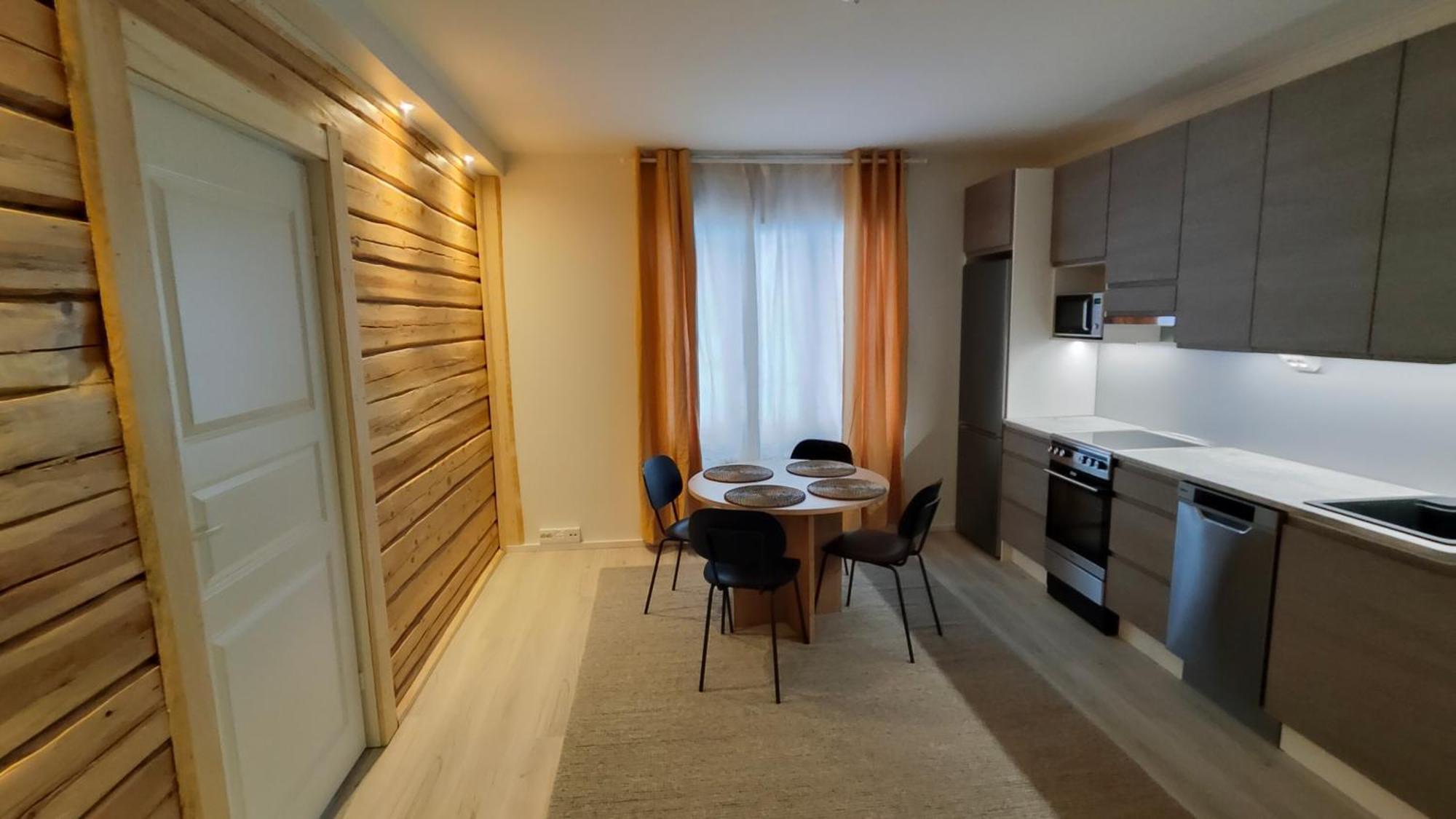 רובניימי Royal Reindeer Lakeside Apartments מראה חיצוני תמונה